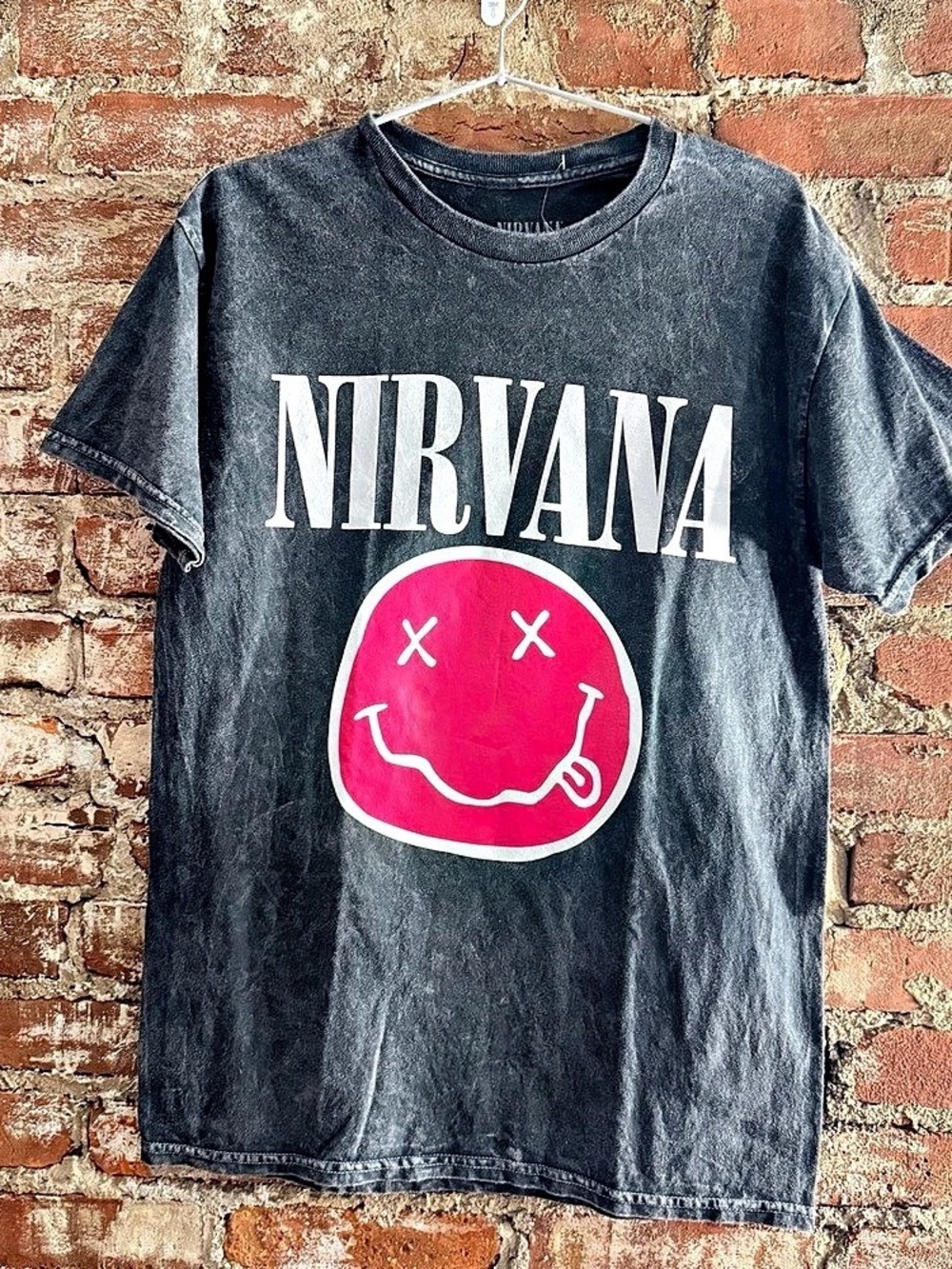 Nirvana Live '93 graphic tee Graphic Tee in Black & Pink